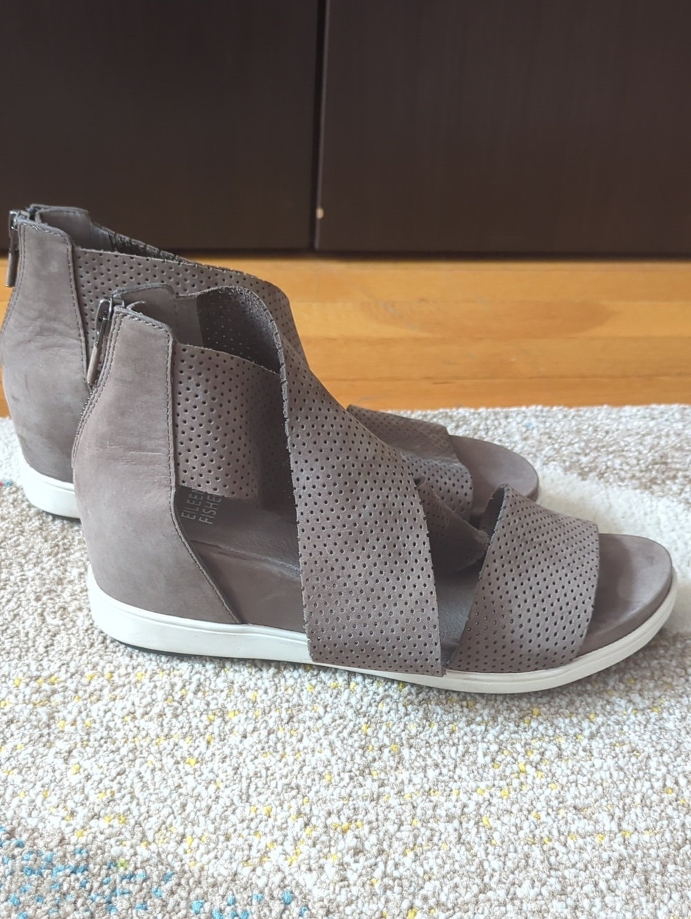 Eileen Fisher Perforated Leather Crisscross Wedge Sandals Size 7 - Picture 4 of 5